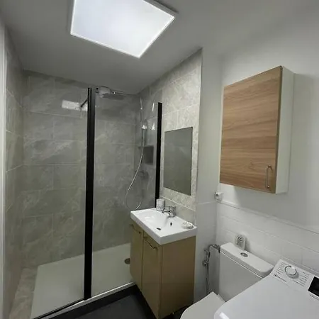Grand Proche Versailles Chateau Apartment *
