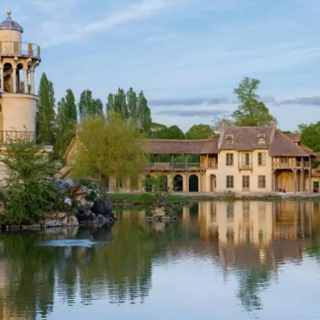 Apartment Grand Proche Versailles Chateau